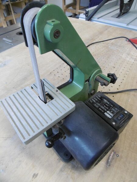 Bestand:Tool Kleine bandschuurmachine Picture.jpg