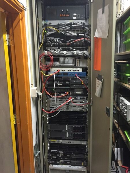 Bestand:Space1-server.jpg